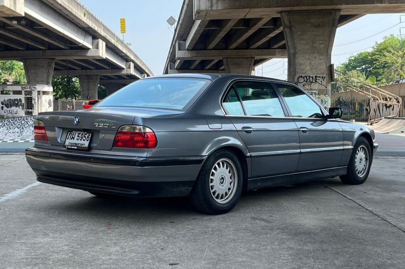 BMW 730iL 2000