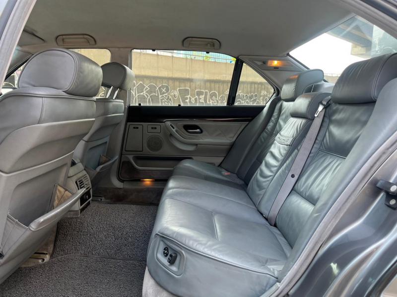 BMW 730iL 2000