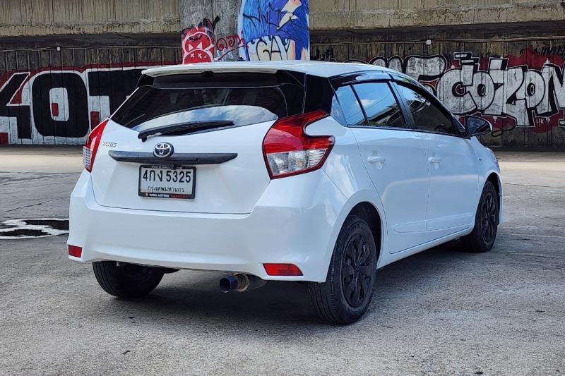 TOYOTA Yaris 2015