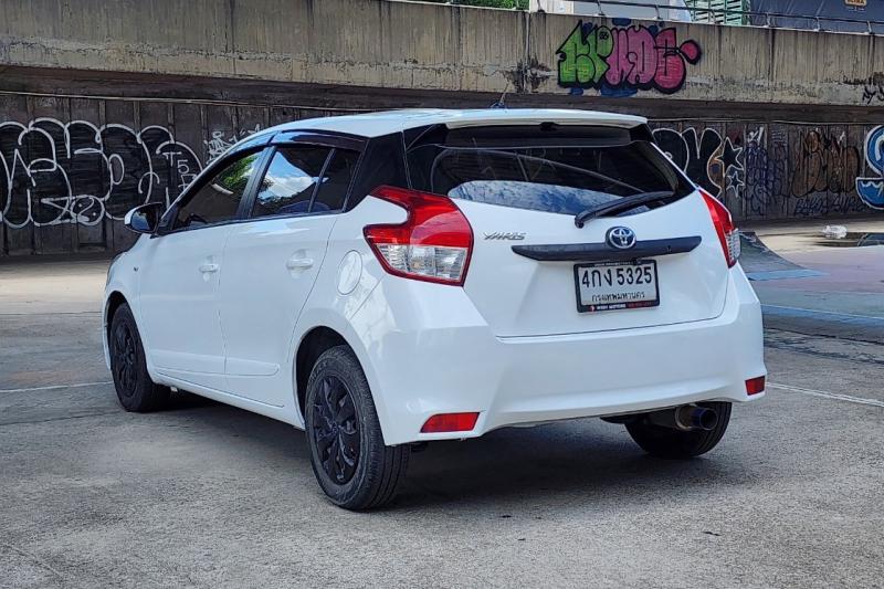 TOYOTA Yaris 2015