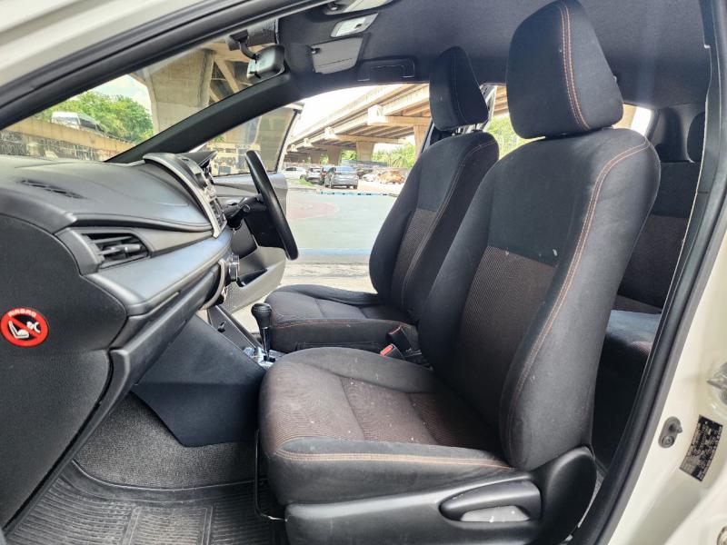 TOYOTA Yaris 2015