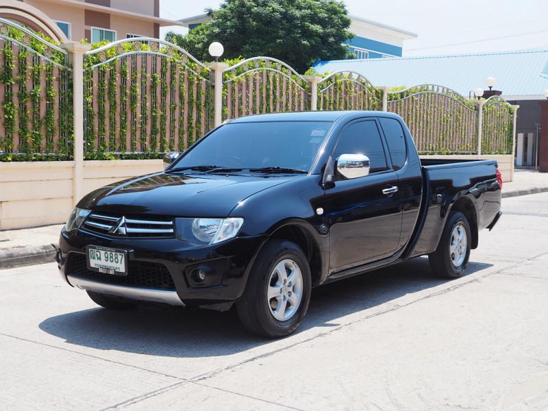 MITSUBISHI TRITON 2011