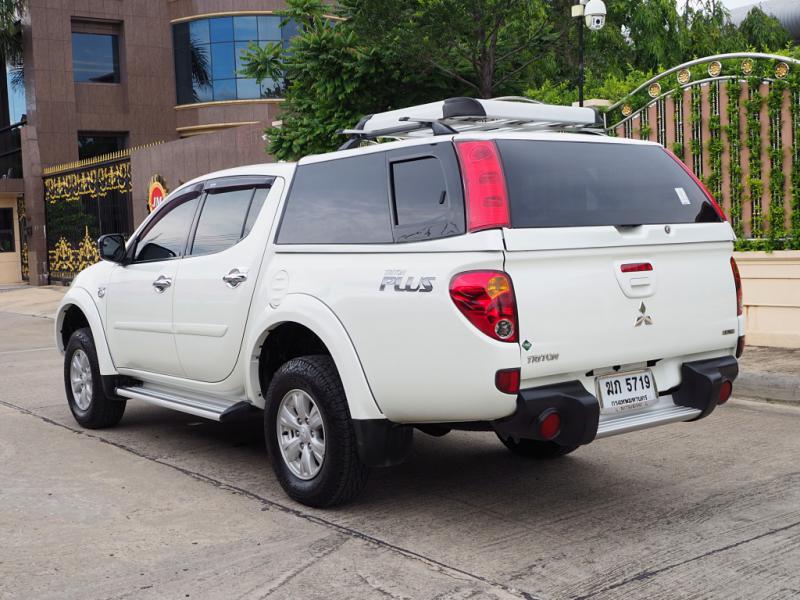 MITSUBISHI TRITON 2012