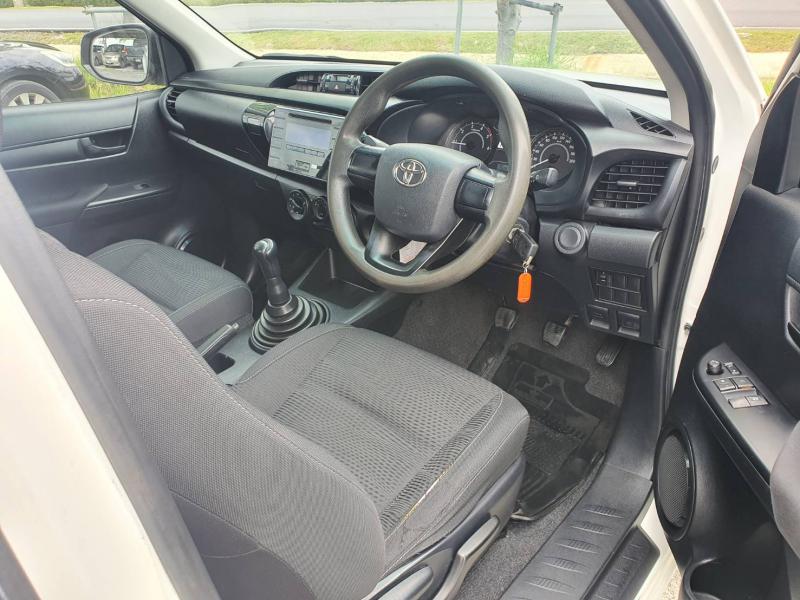 TOYOTA Revo 2.4 Entry Smart 2019