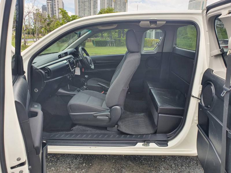 TOYOTA Revo 2.4 Entry Smart 2019