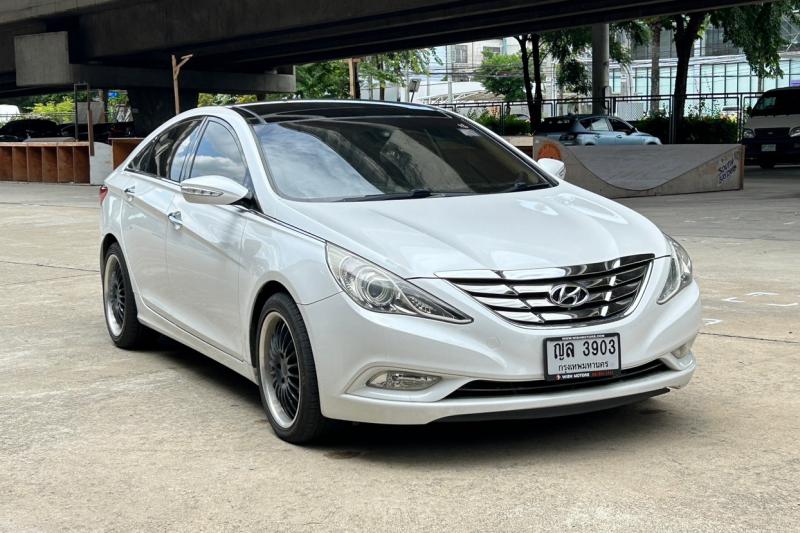 HYUNDAI SONATA 2011