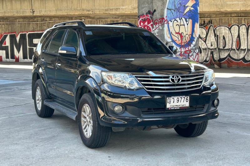 TOYOTA FORTUNER 2011