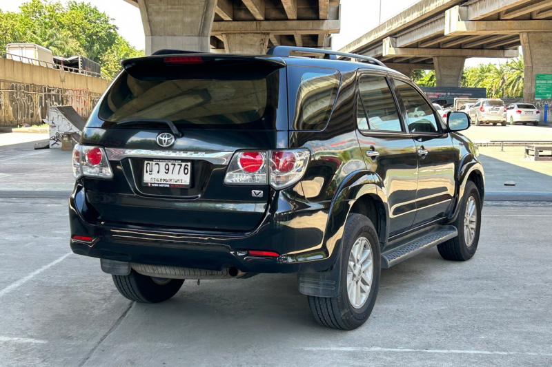 TOYOTA FORTUNER 2011