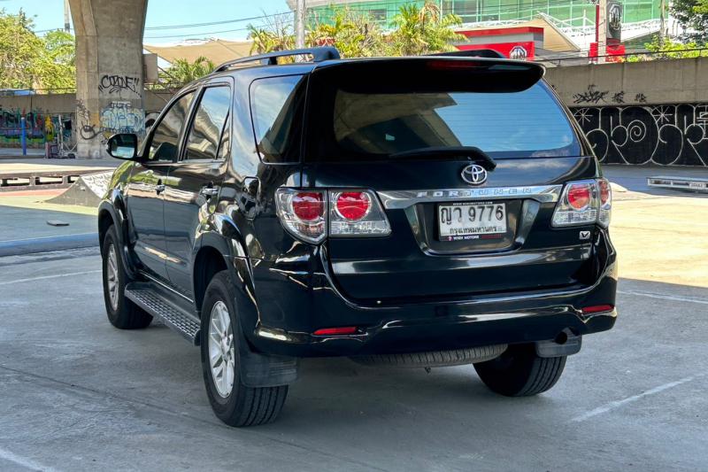 TOYOTA FORTUNER 2011