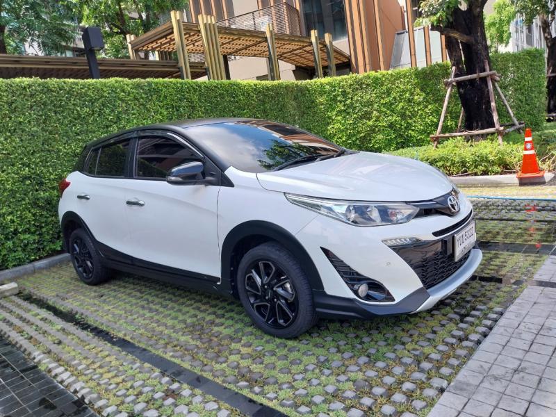 TOYOTA yaris high cross 2020