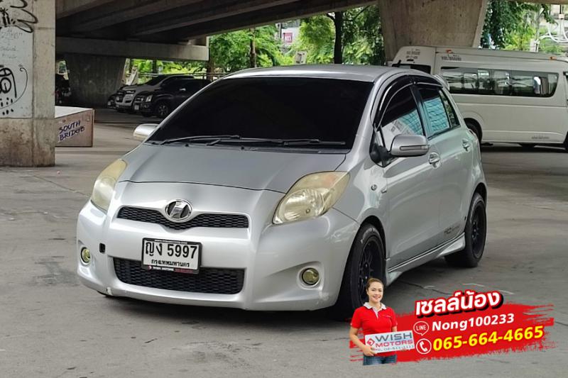 TOYOTA Yaris 2011