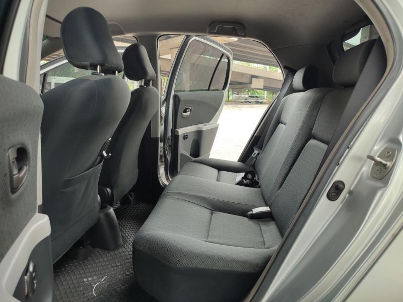 TOYOTA Yaris 2011