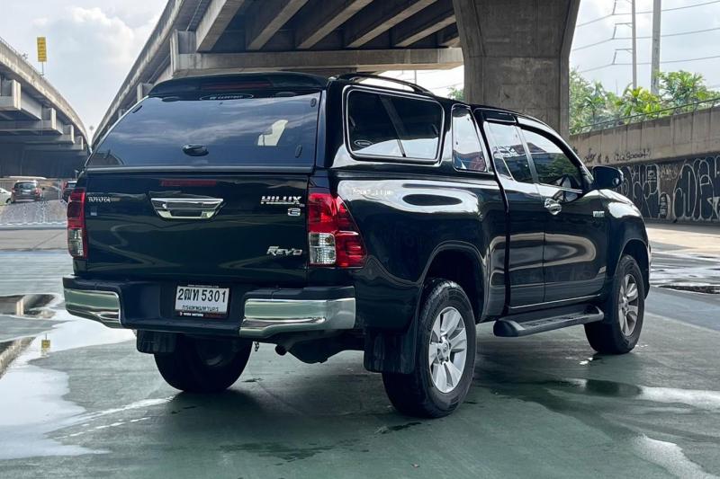TOYOTA Hilux REVO 2018