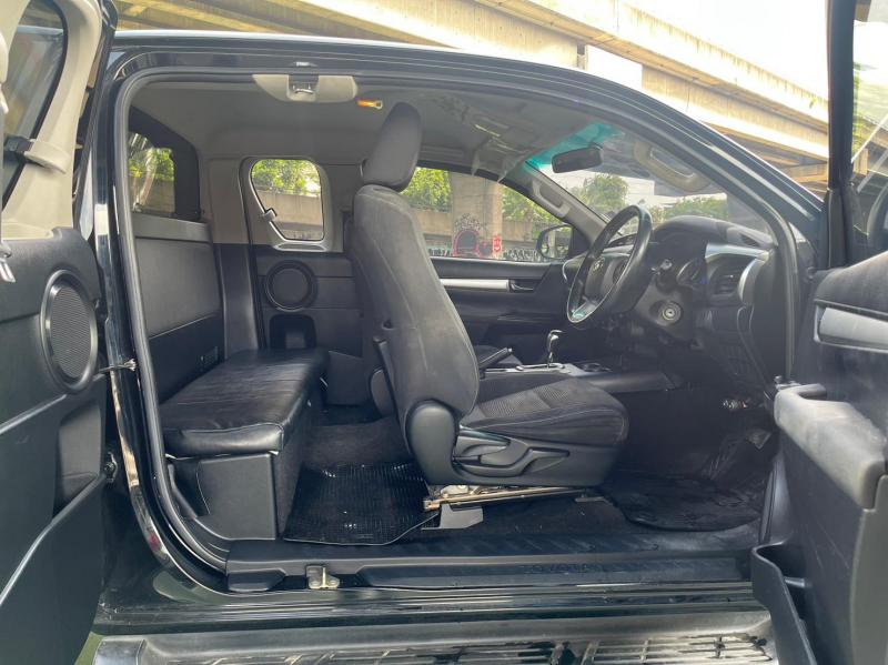 TOYOTA Hilux REVO 2018