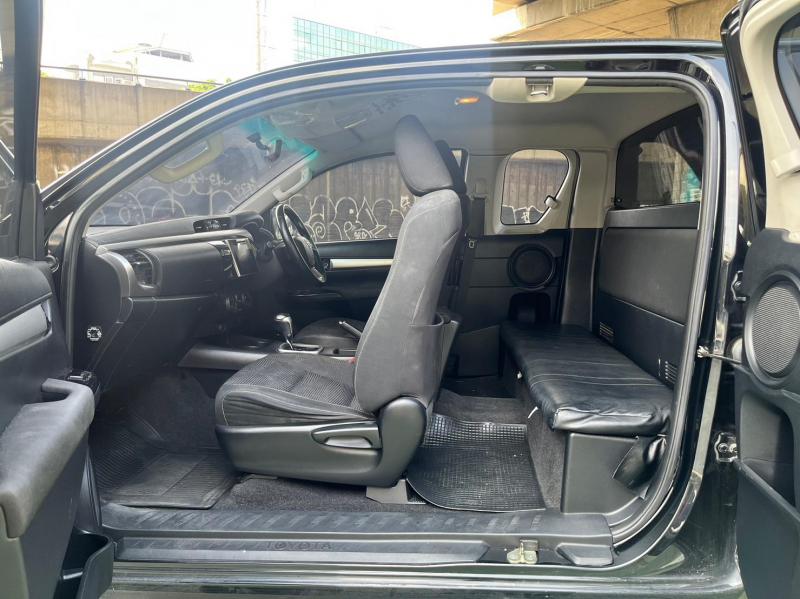 TOYOTA Hilux REVO 2018