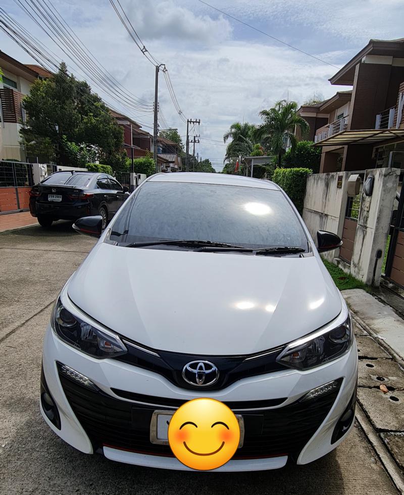 TOYOTA Yaris Ativ 2018