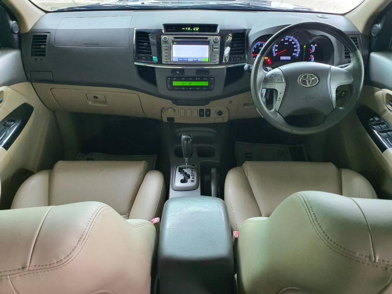 TOYOTA Fortuner 3.0V 2WD 2013