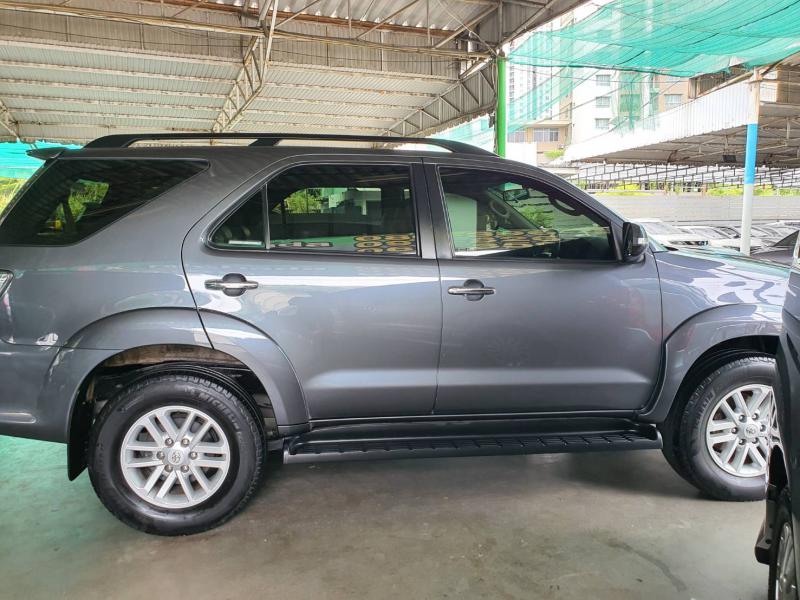 TOYOTA Fortuner 3.0V 2WD 2013