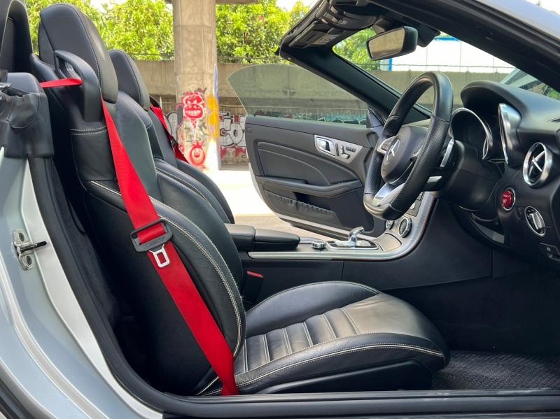 BENZ SLC300 2018