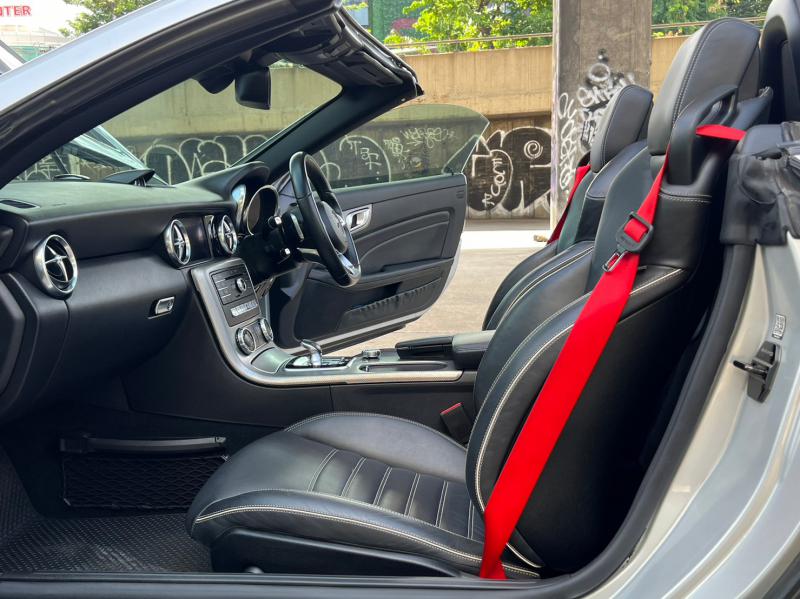BENZ SLC300 2018