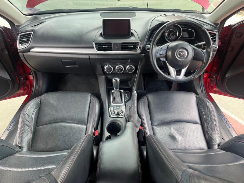 MAZDA 3 2016