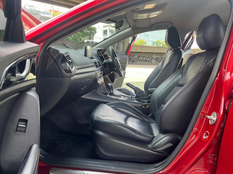 MAZDA 3 2016