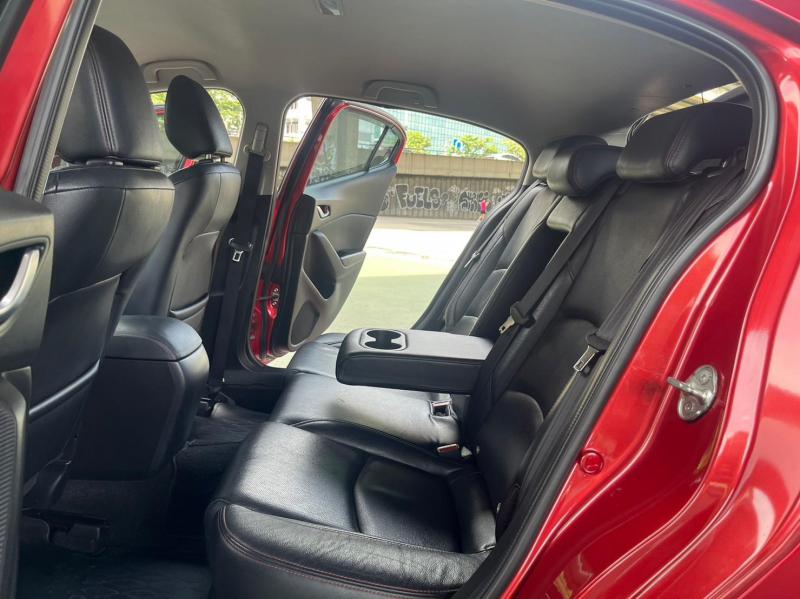MAZDA 3 2016