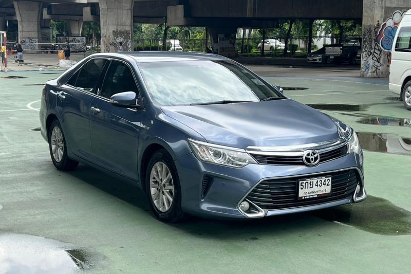 TOYOTA Camry 2017