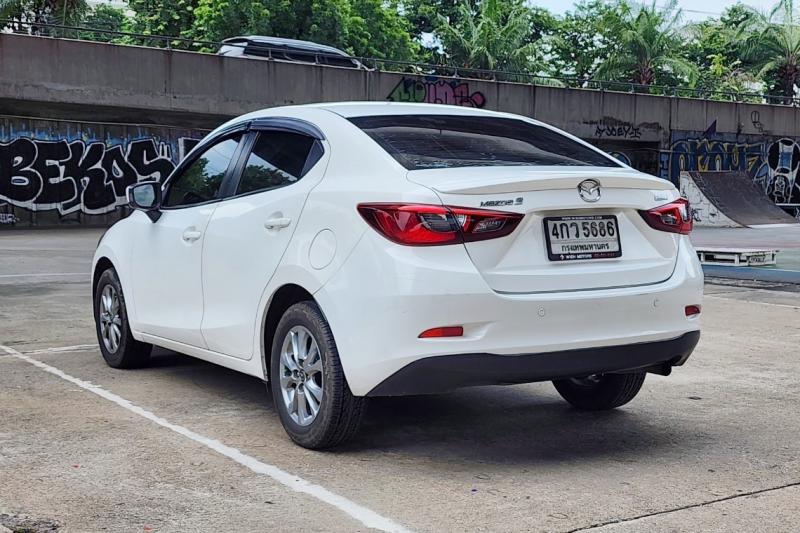 MAZDA 2 2016