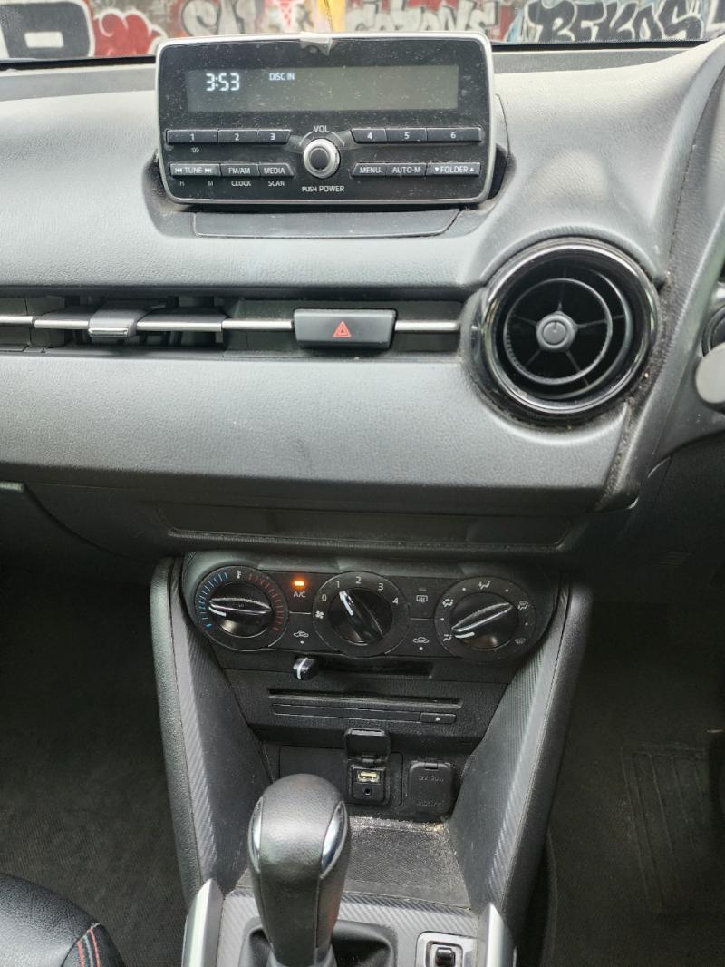 MAZDA 2 2016