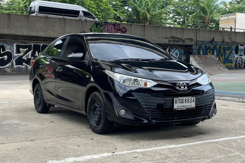 TOYOTA Yaris ATIV 2019