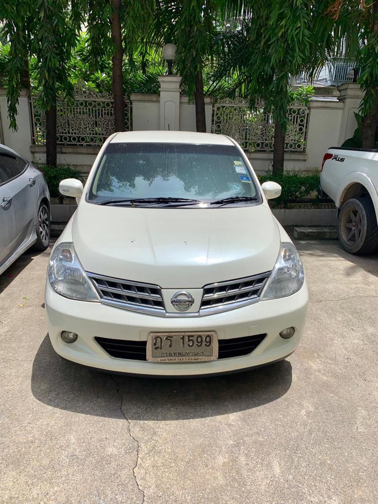 NISSAN Nissan Tiida 2010