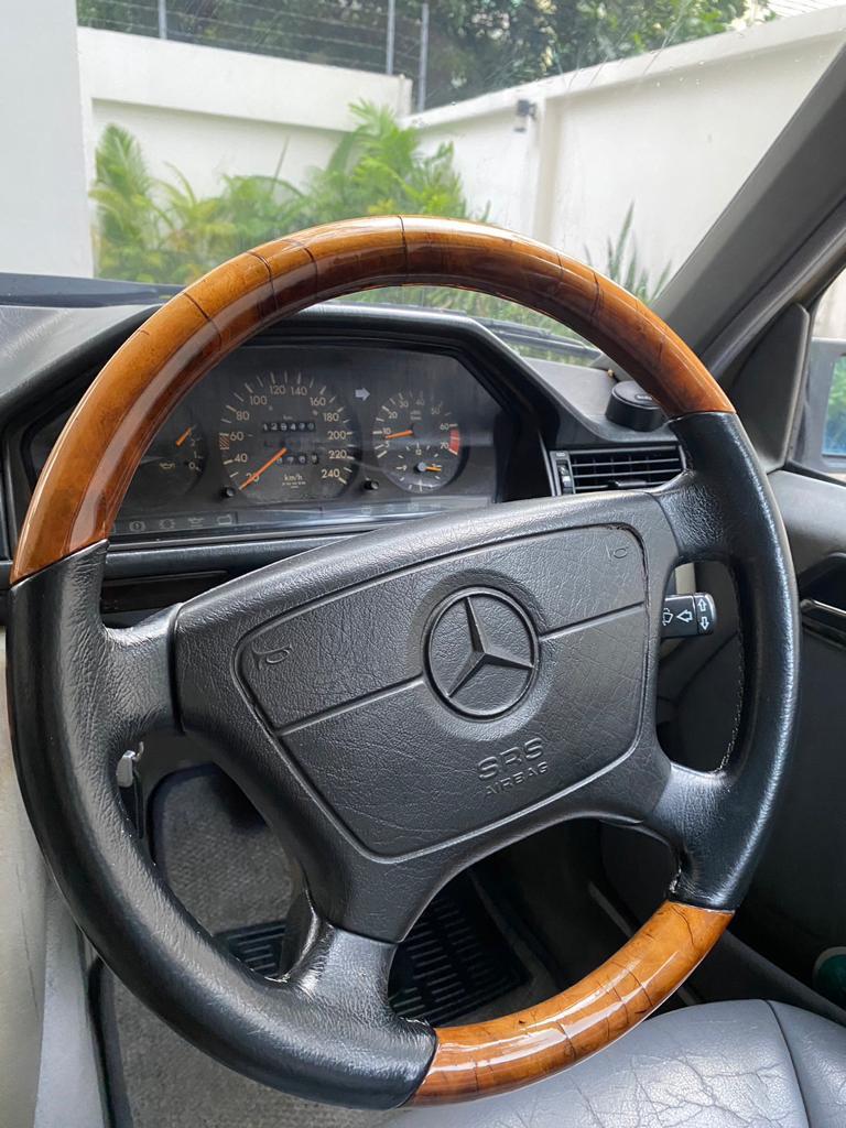 BENZ BENZ 220E 1993