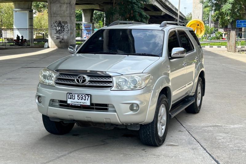 TOYOTA FORTUNER 2009