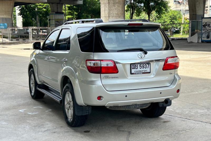 TOYOTA FORTUNER 2009