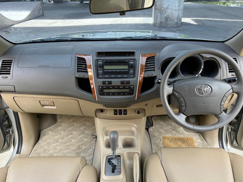 TOYOTA FORTUNER 2009
