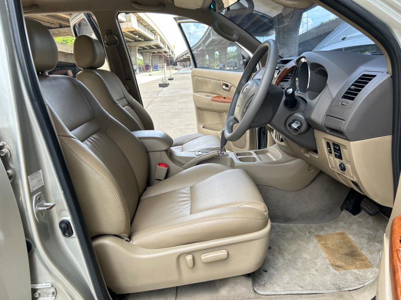 TOYOTA FORTUNER 2009