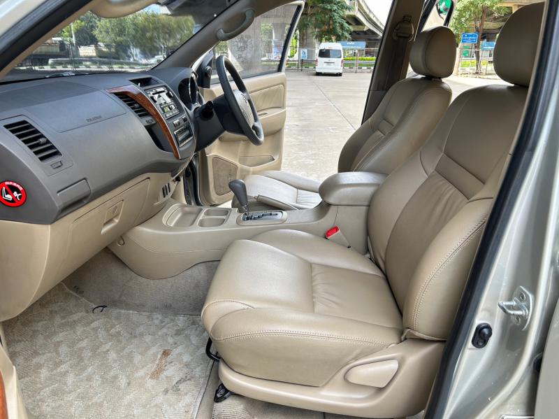 TOYOTA FORTUNER 2009