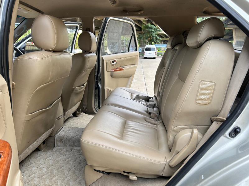 TOYOTA FORTUNER 2009