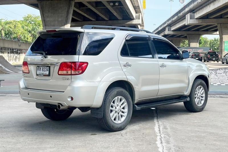 TOYOTA FORTUNER 2005