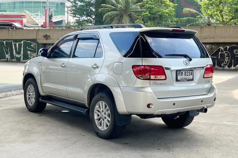 TOYOTA FORTUNER 2005