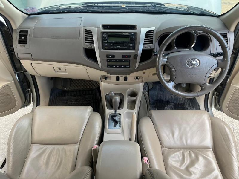 TOYOTA FORTUNER 2005