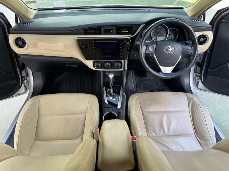 TOYOTA Corolla Altis 2019