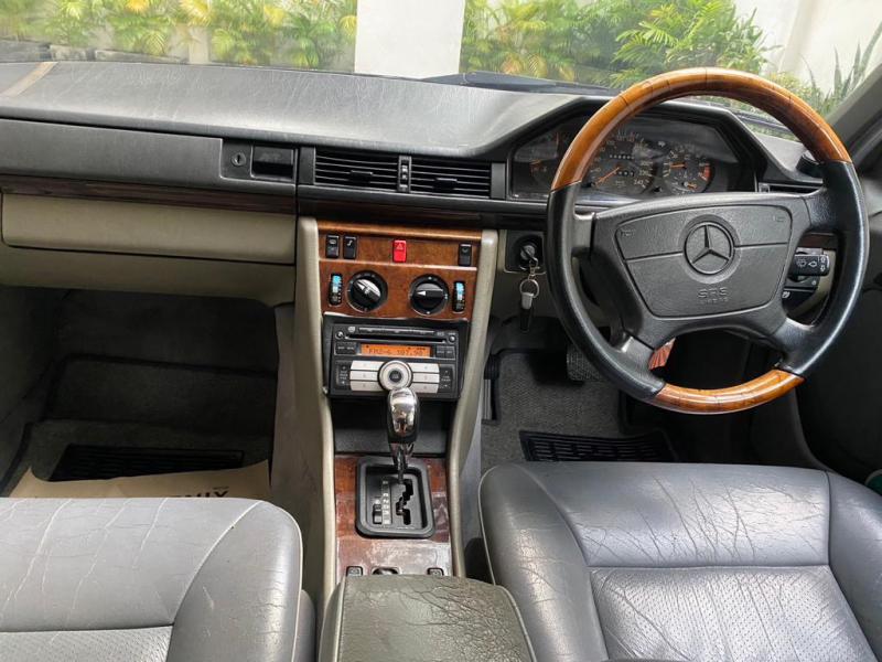 BENZ BENZ 220E 1993