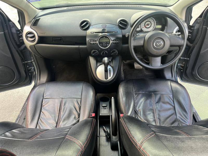 MAZDA 2 2011