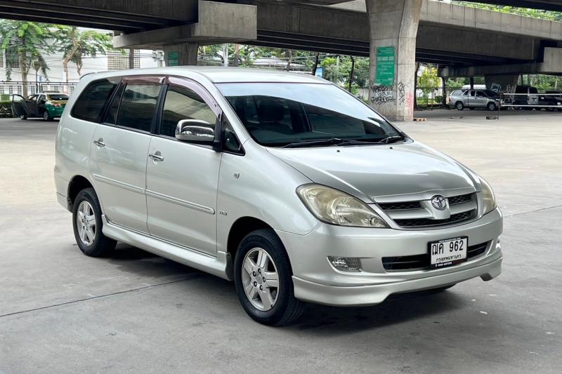 TOYOTA INNOVA 2008