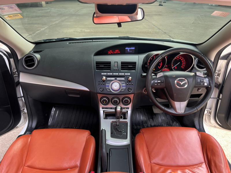 MAZDA 3 2013