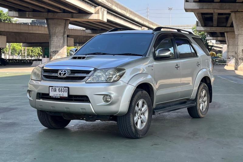 TOYOTA FORTUNER 2005