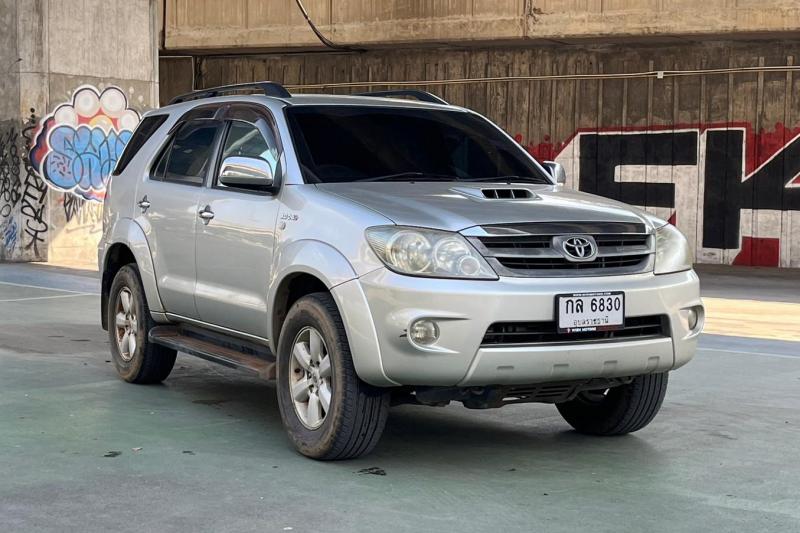 TOYOTA FORTUNER 2005