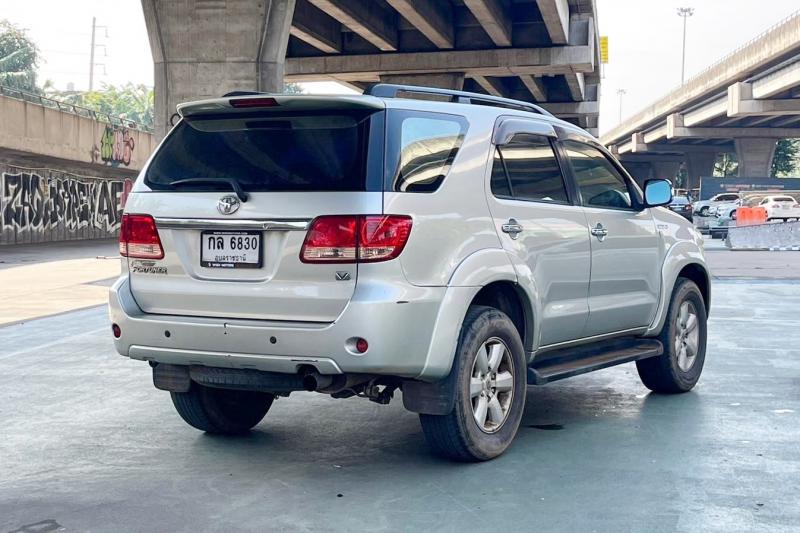 TOYOTA FORTUNER 2005